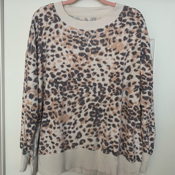 aerie Tops - Aerie cheetah print long sleeve crewneck